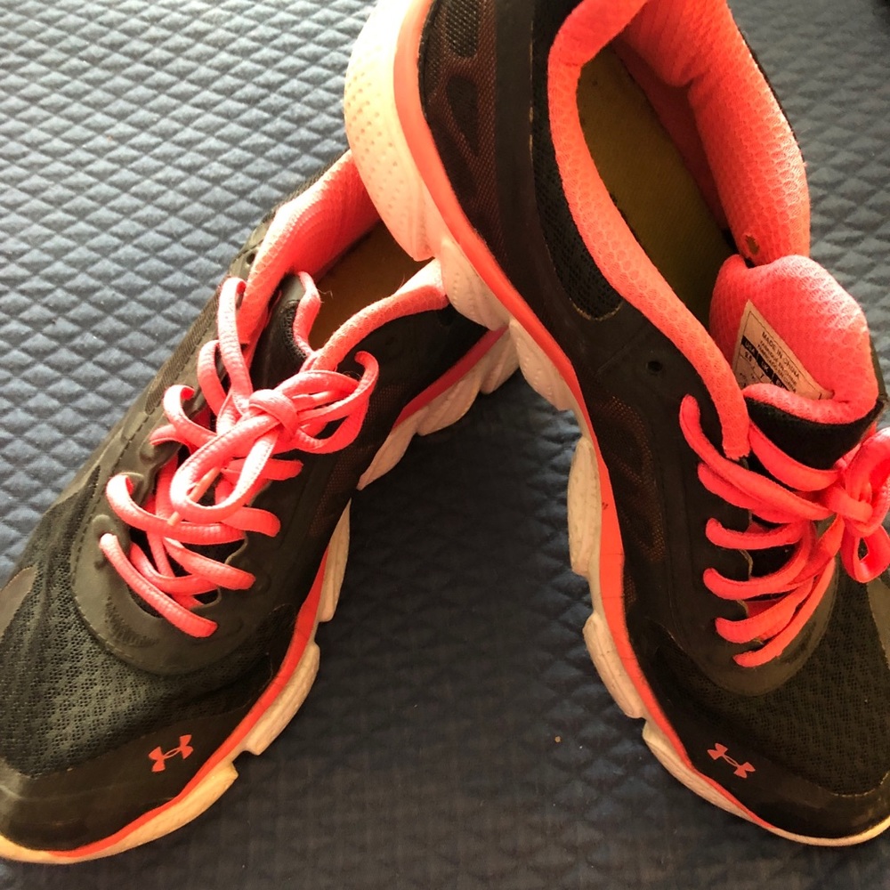 Under Armour Sneakers